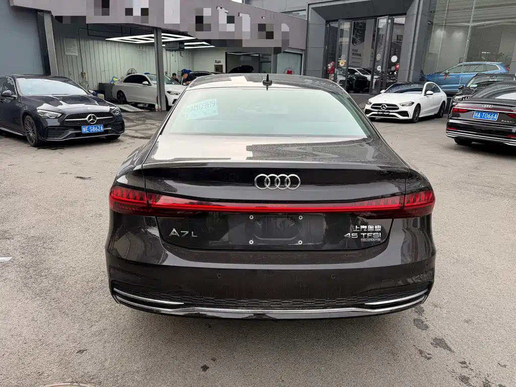 Audi A7L — миниатюра 8
