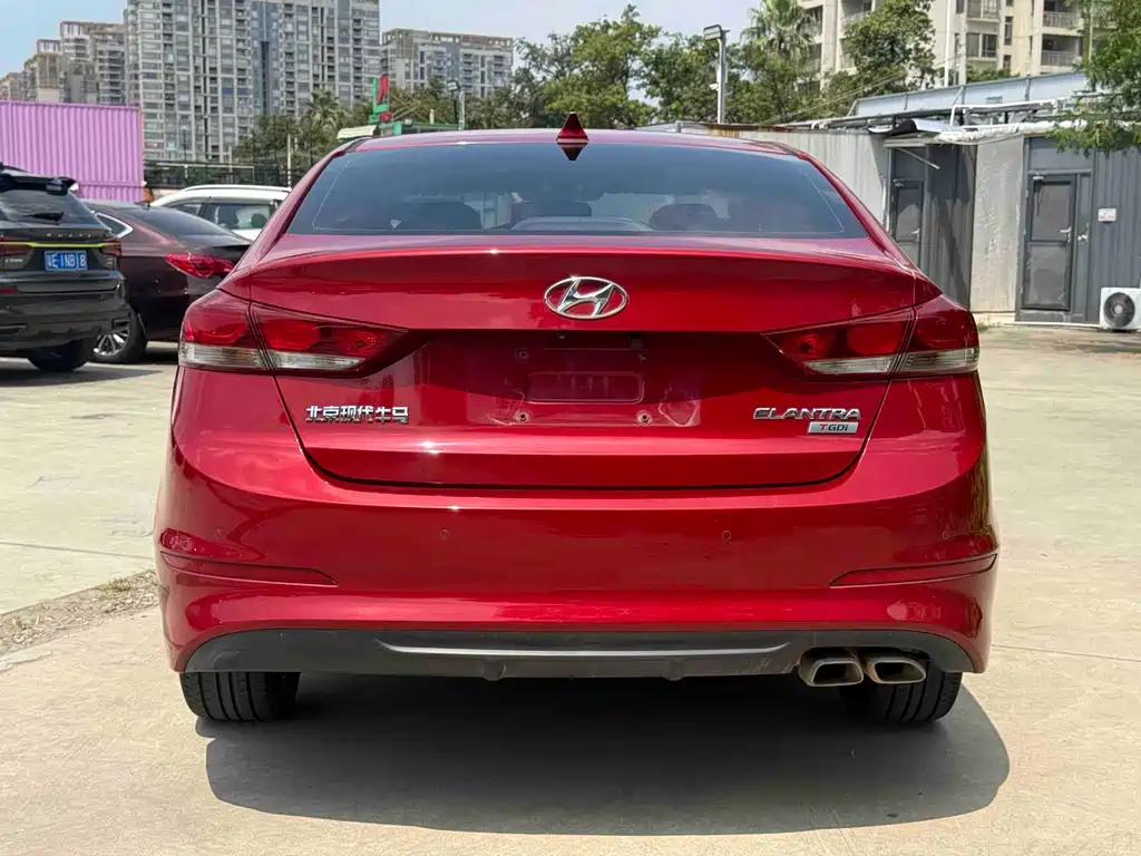 Hyundai Elantra — миниатюра 9