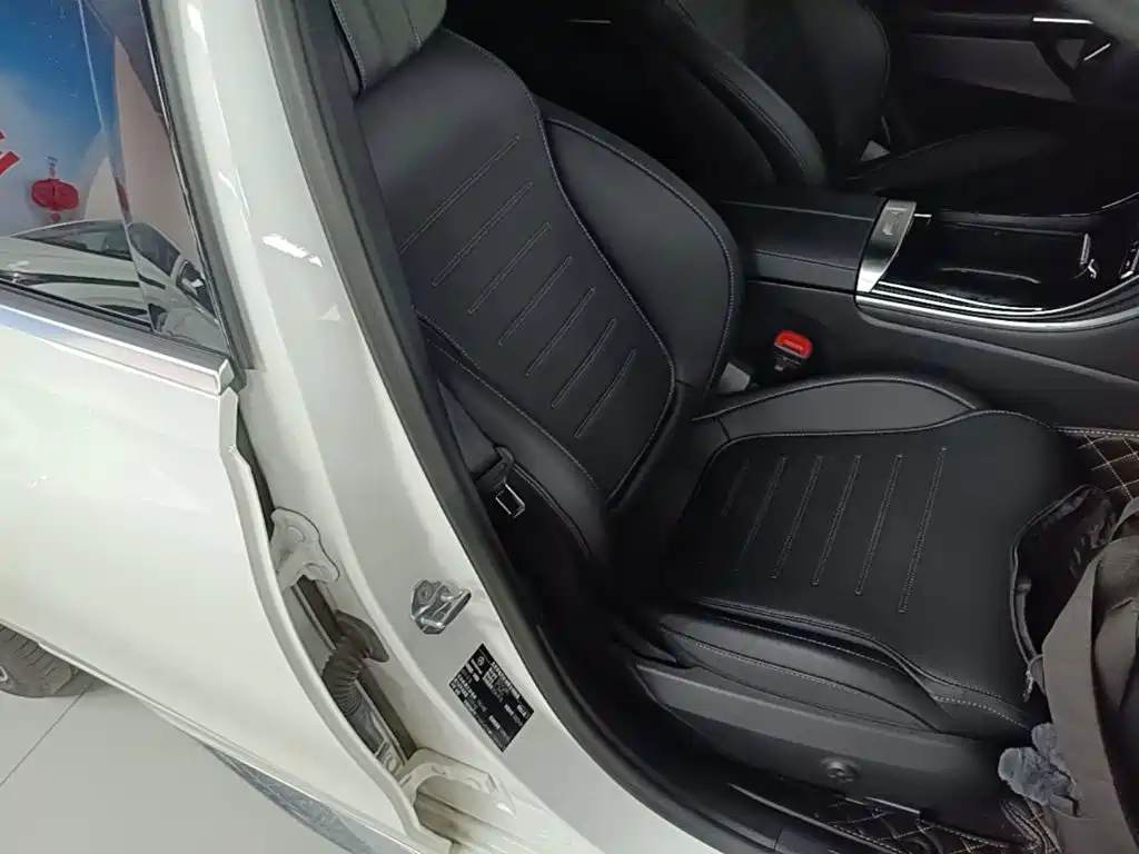 Mercedes-Benz C-Class — миниатюра 25