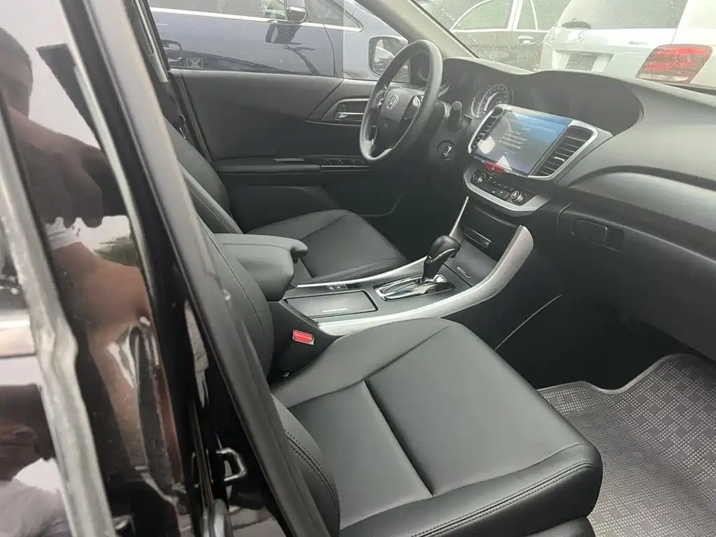 Honda Accord — миниатюра 5