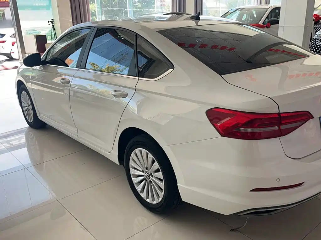 Volkswagen Lavida — миниатюра 6