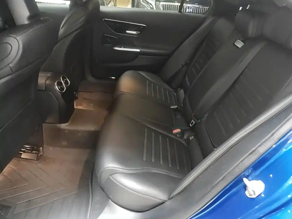 Mercedes-Benz C-Class — миниатюра 17