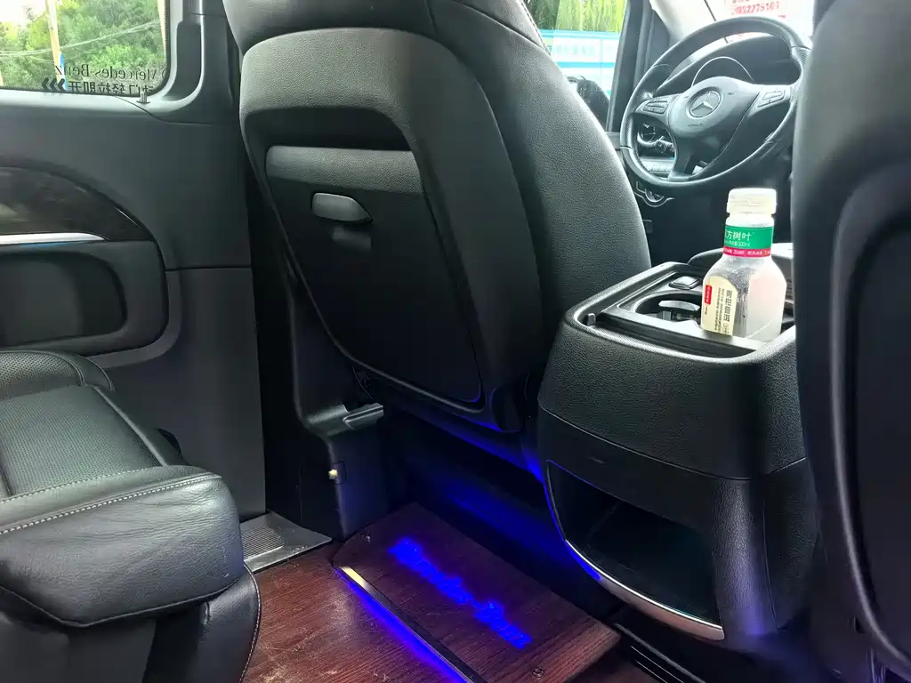 Mercedes-Benz V-Class — миниатюра 12