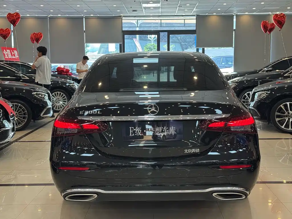 Mercedes-Benz E-Class — миниатюра 14