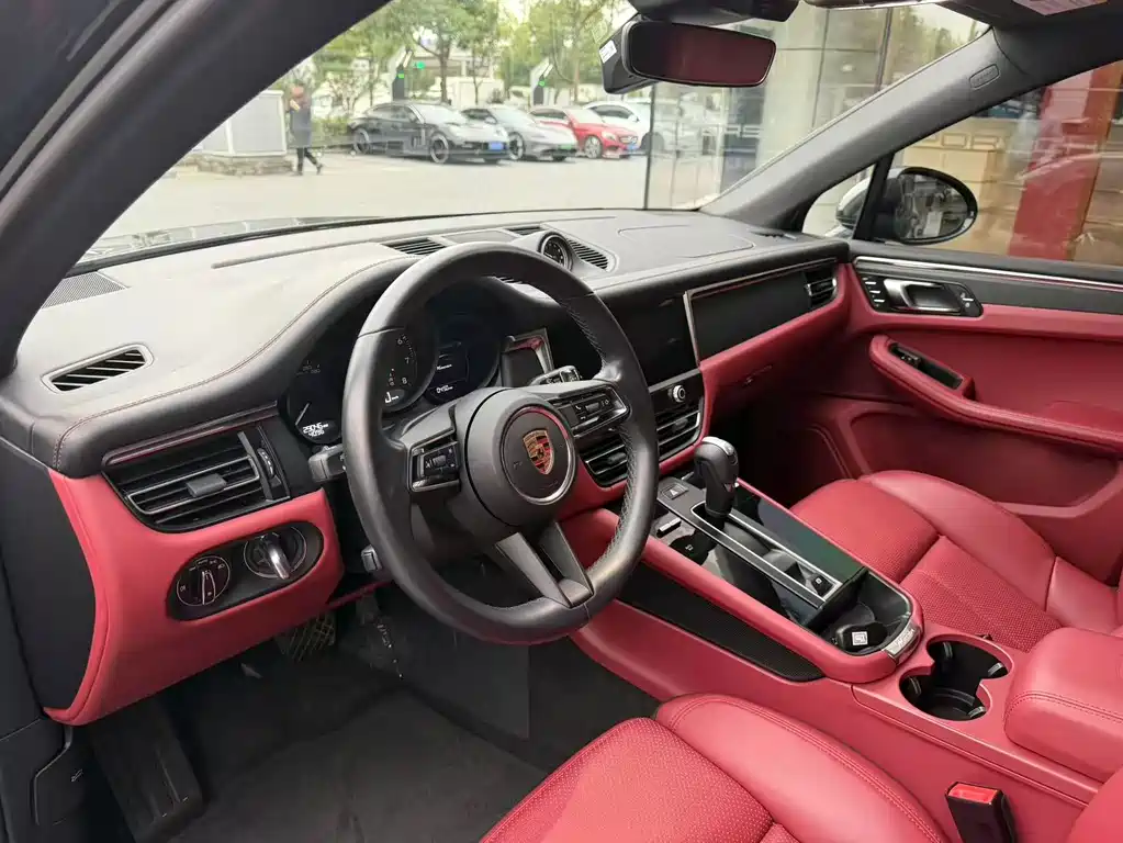 Porsche Macan — миниатюра 8