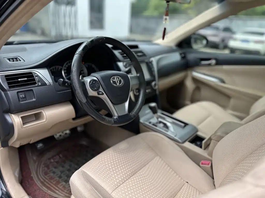 Toyota Camry — миниатюра 9