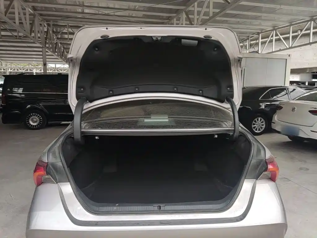 Toyota Avalon — миниатюра 19