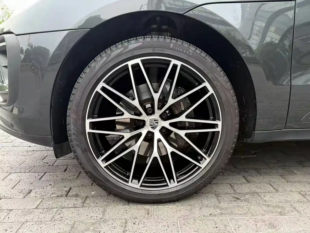 Porsche Macan — миниатюра 6