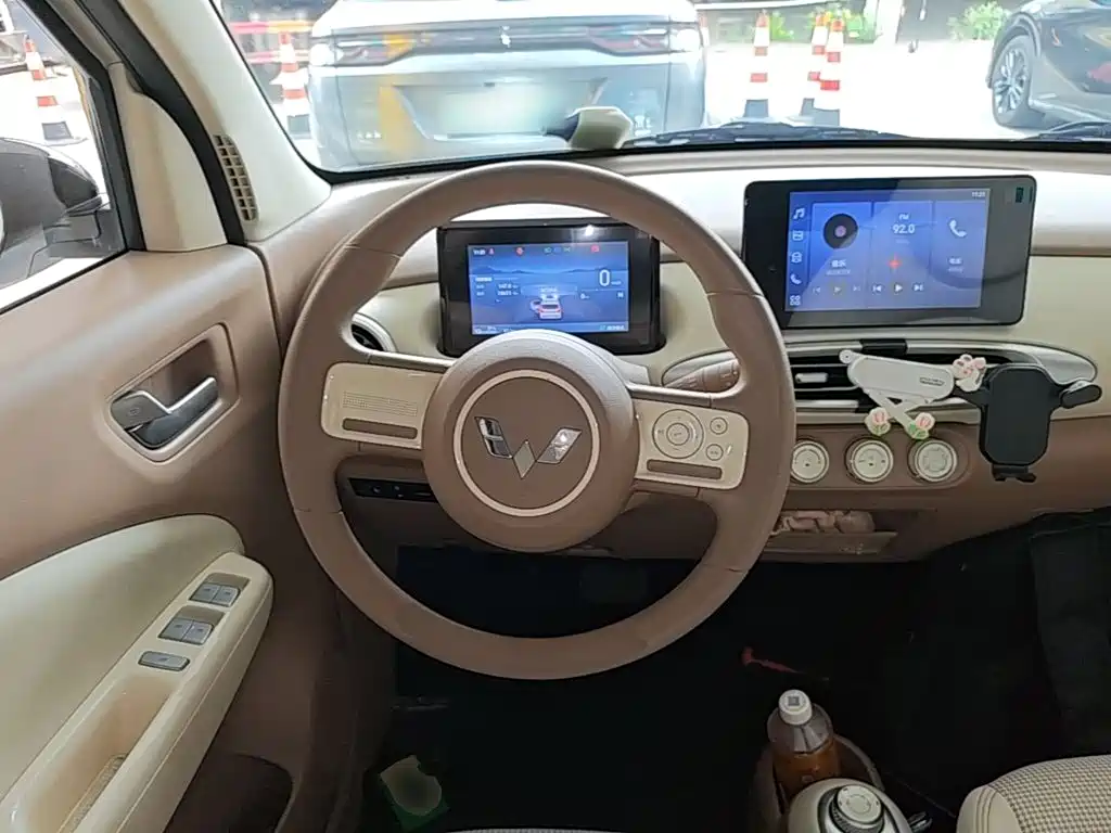 Wuling MINIEV — миниатюра 11