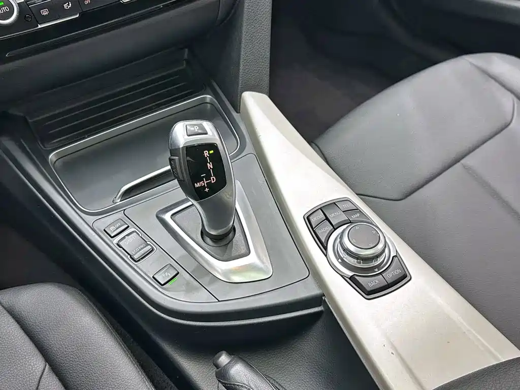 BMW 3 Series — миниатюра 18