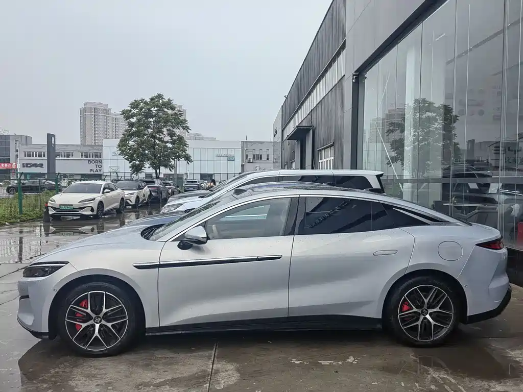 BYD Han L 2025 EV Flagship