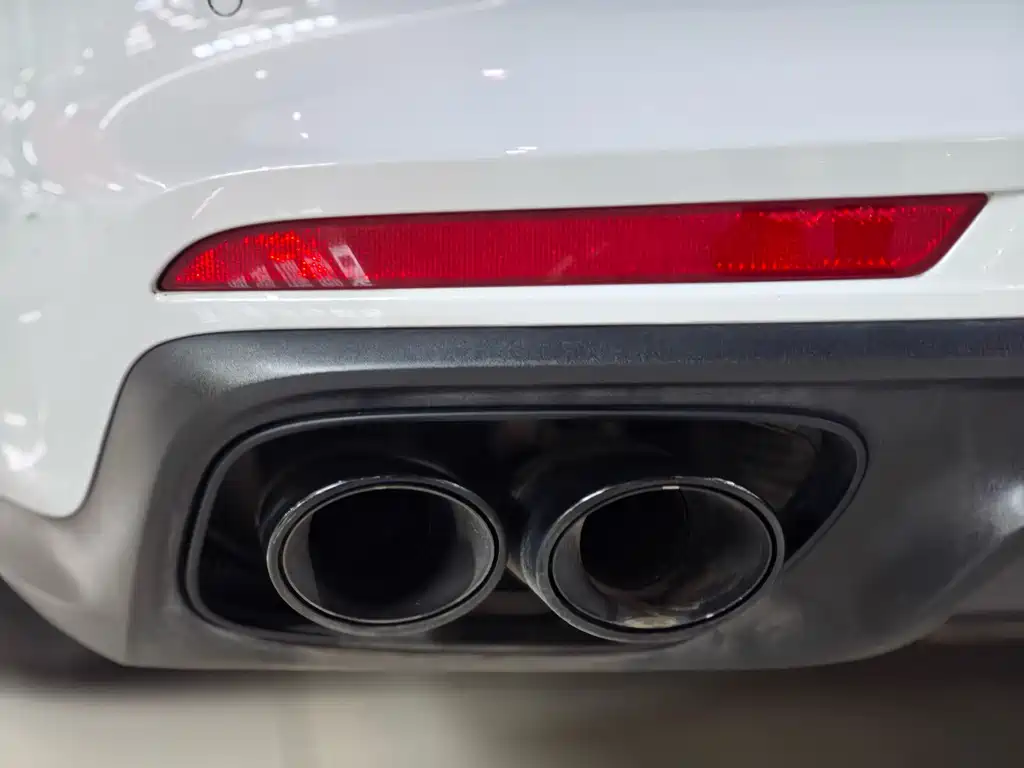 Porsche Panamera — миниатюра 18