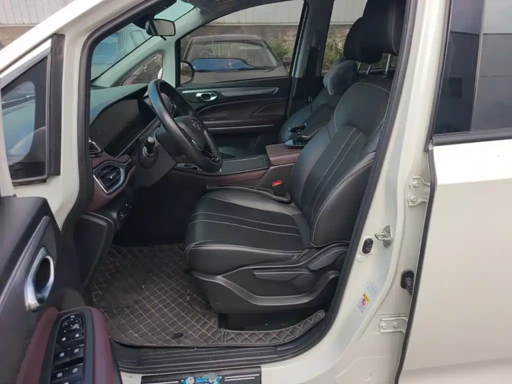 GAC Motor Trumpchi M6 — миниатюра 15