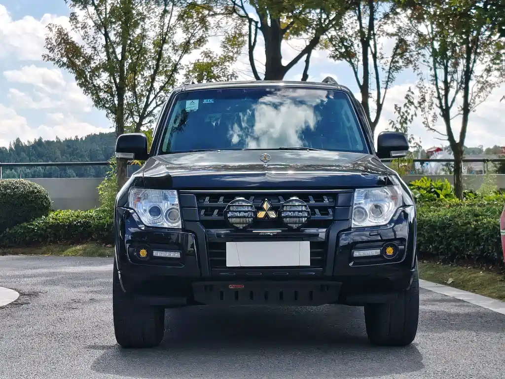 Mitsubishi Pajero (Import) — миниатюра 2