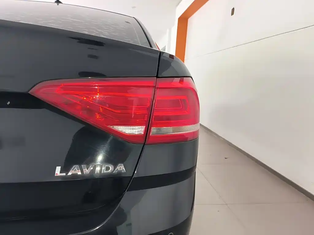 Volkswagen Lavida — миниатюра 8