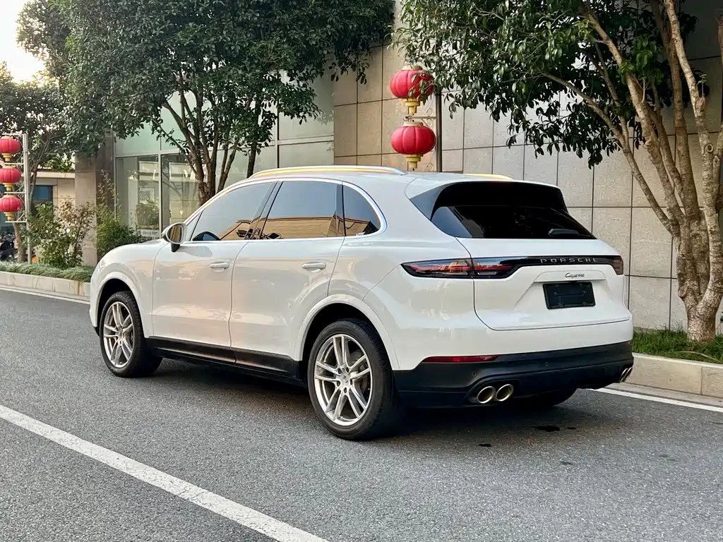 Porsche Cayenne — миниатюра 8