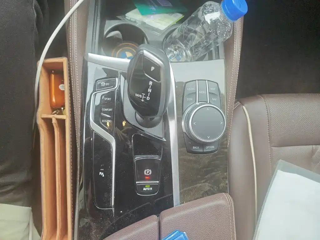 BMW 5 Series — миниатюра 16