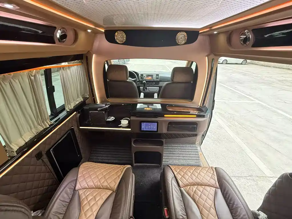 Volkswagen Caravelle — миниатюра 15