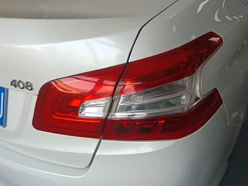 Peugeot 408 2015 1.2T AT Luxury