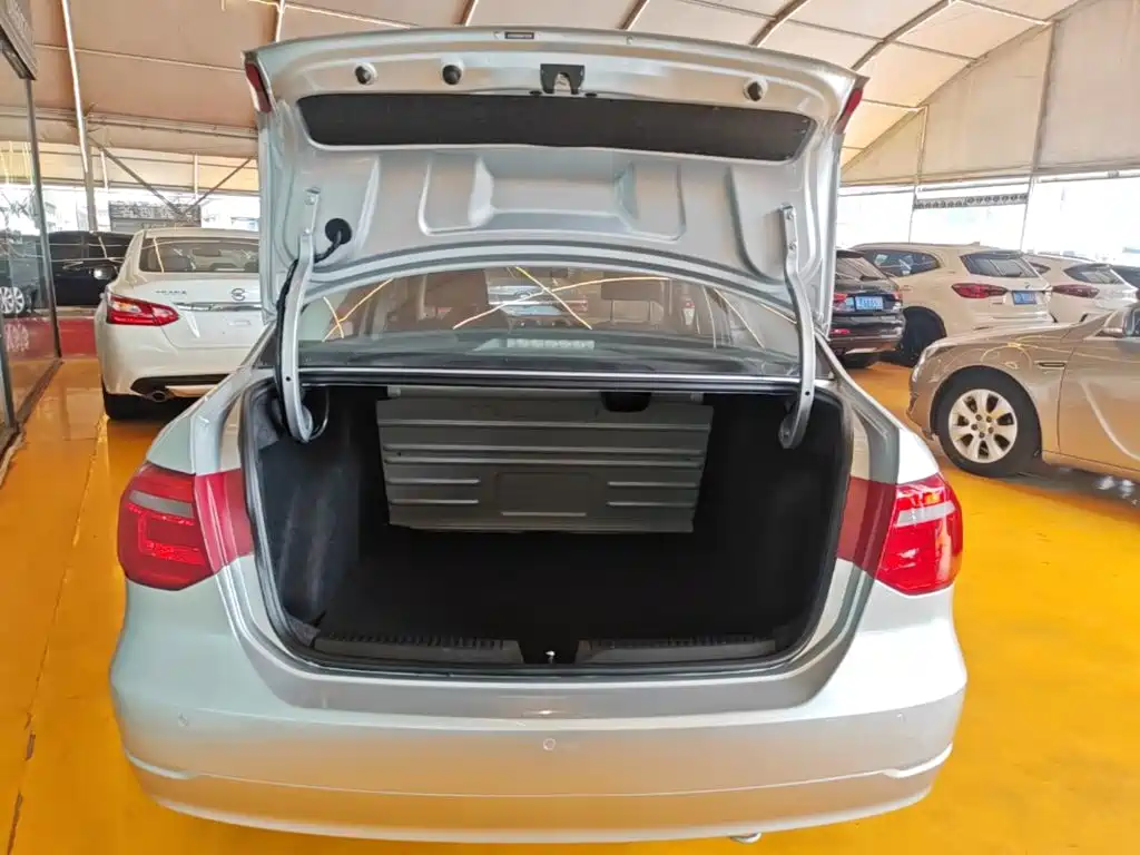Volkswagen Jetta — миниатюра 19