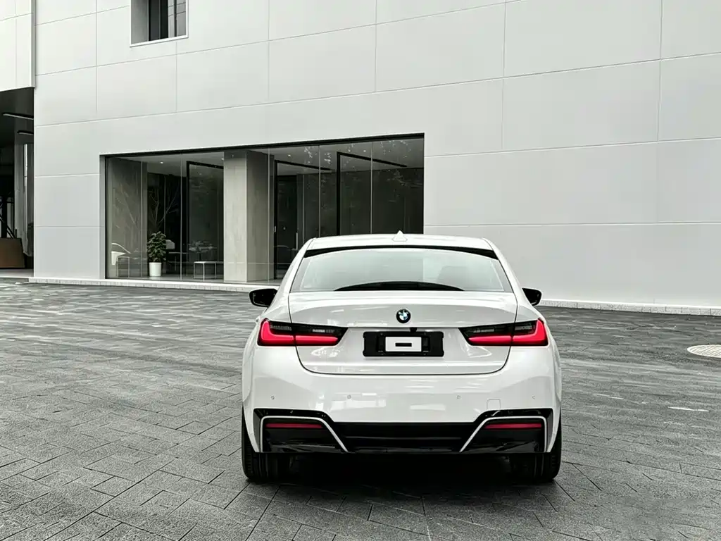 BMW i3 — миниатюра 9