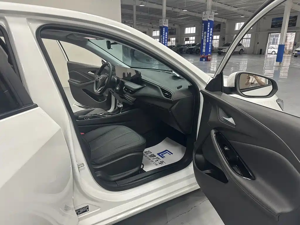 Buick Verano — миниатюра 13