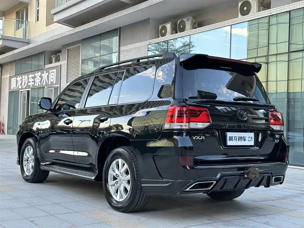 Toyota Land Cruiser 2020 5.7L