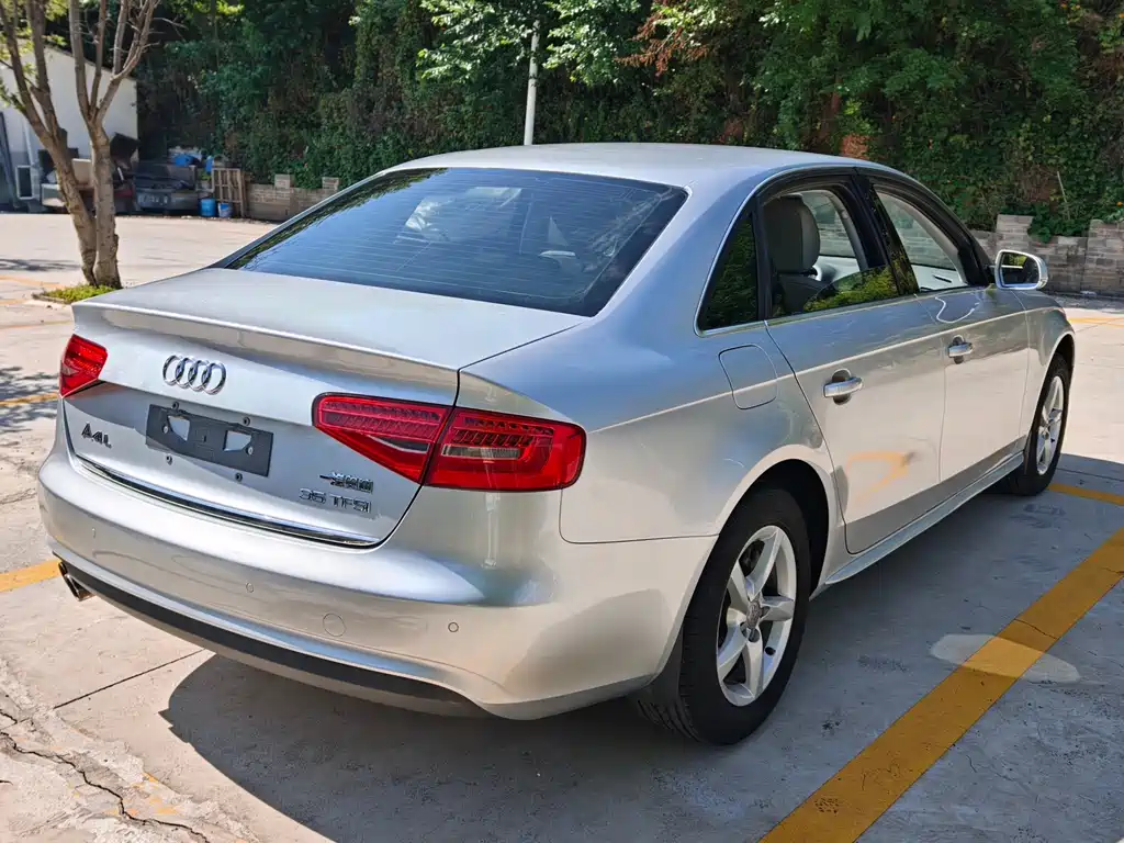 Audi A4L 2013 35 TFSI AT Comfort