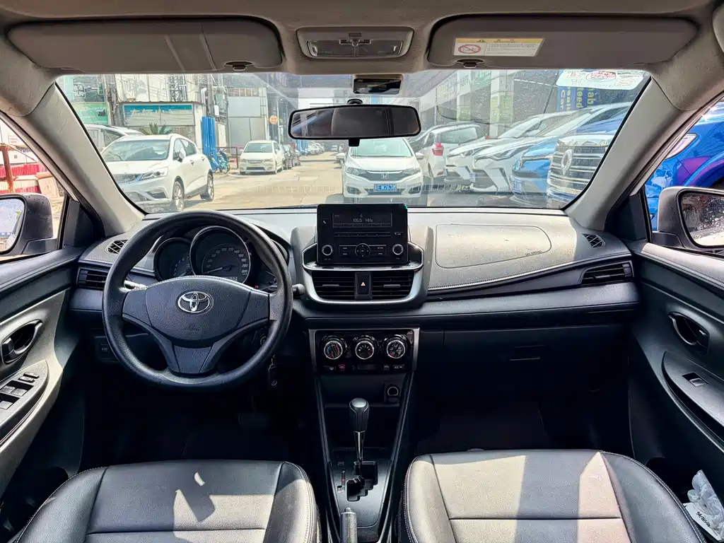 Toyota Yaris L — миниатюра 11