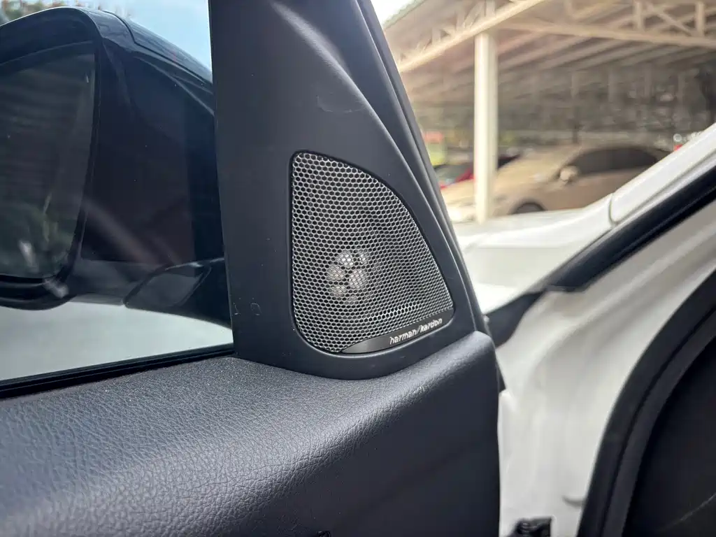 BMW 3 Series — миниатюра 9