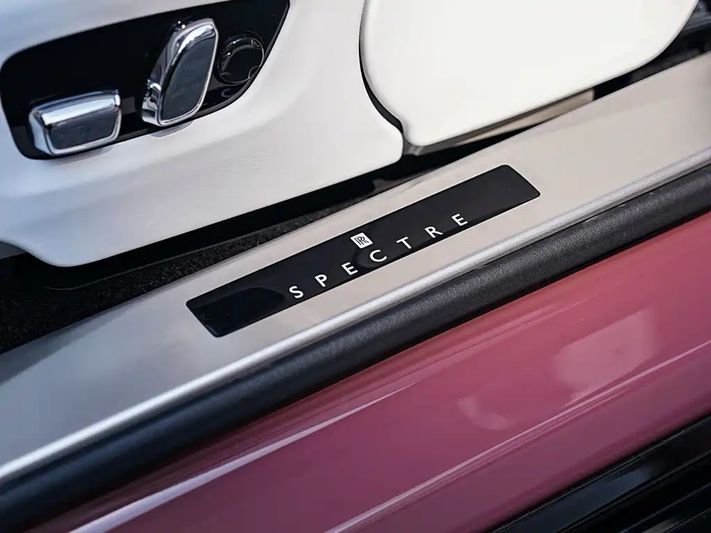 Rolls-Royce Phantom — миниатюра 14