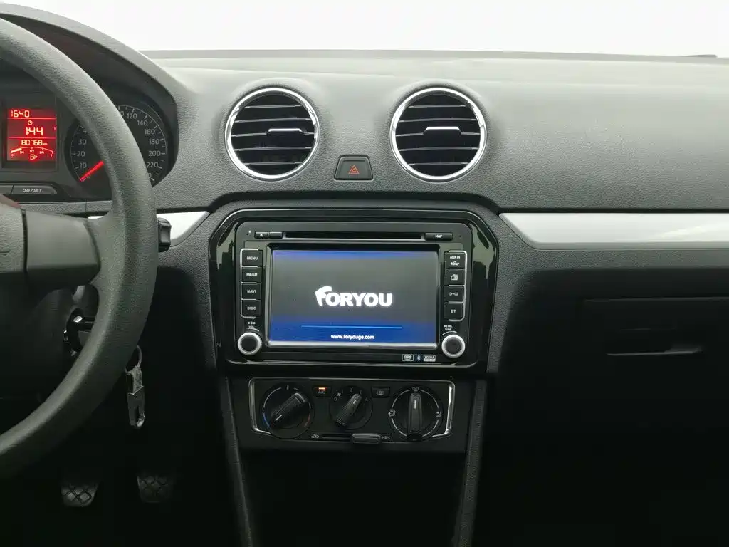 Volkswagen Jetta — миниатюра 12