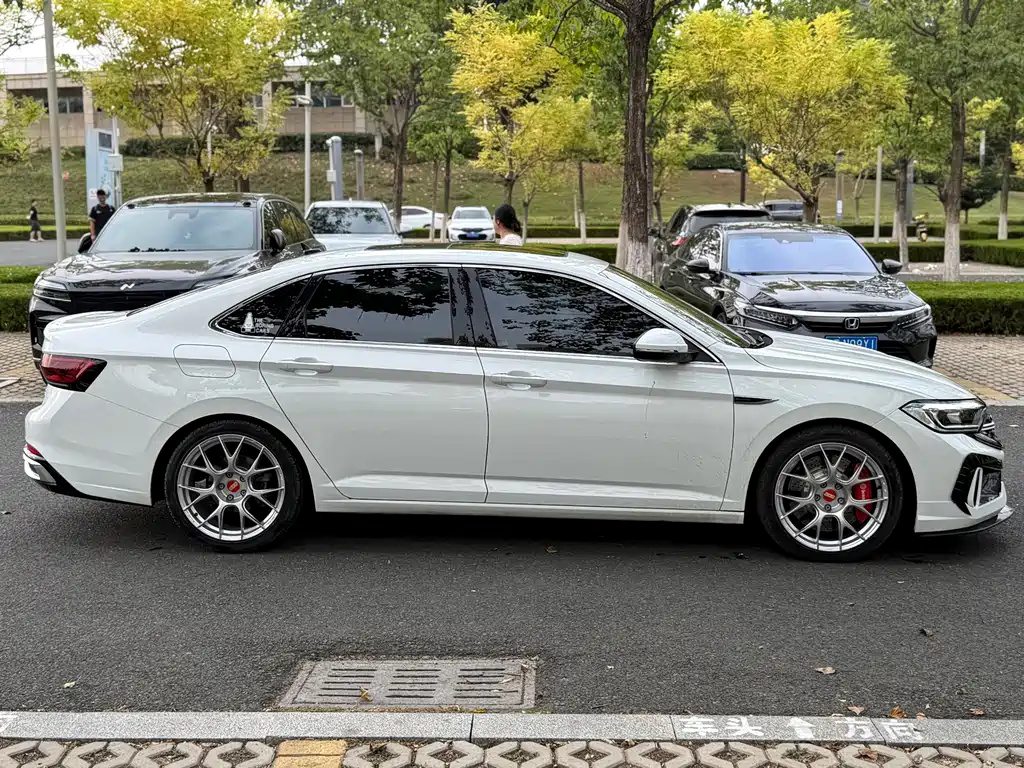 Volkswagen Sagitar — миниатюра 7