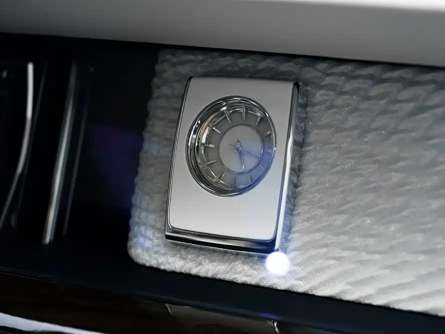 Rolls-Royce Phantom 6.7T Long Wheelbase Edition, фото 16