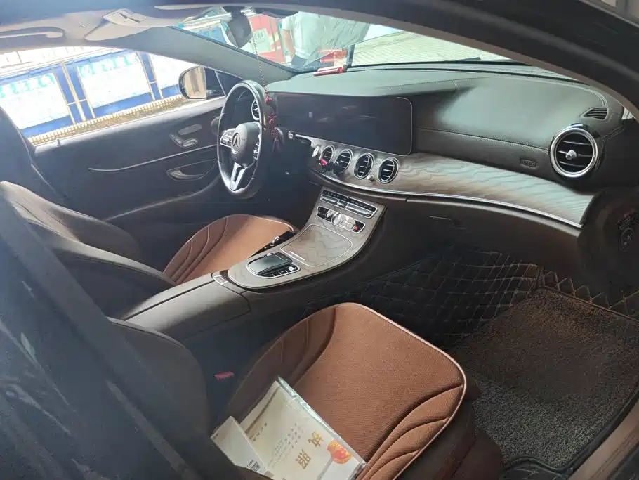 Mercedes-Benz E-Class — миниатюра 8