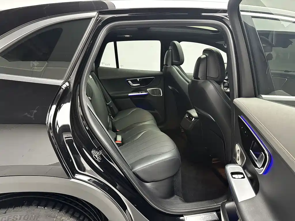 Mercedes-Benz EQE SUV — миниатюра 14
