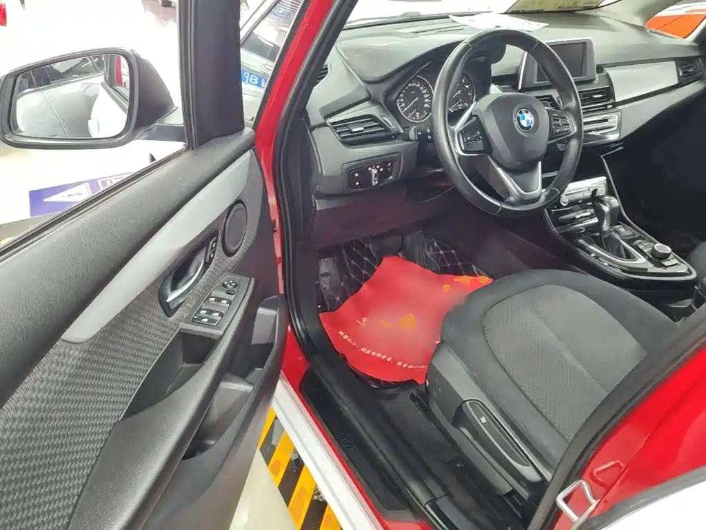BMW 2 Series Active Tourer — миниатюра 12