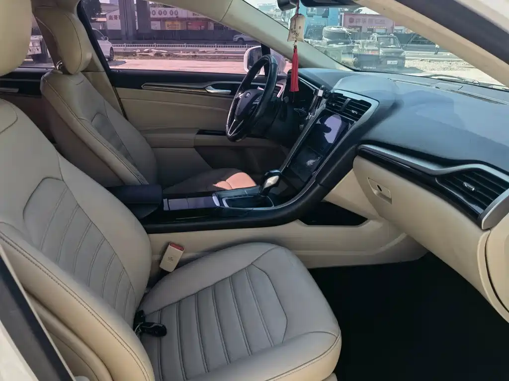 Ford Mondeo — миниатюра 8