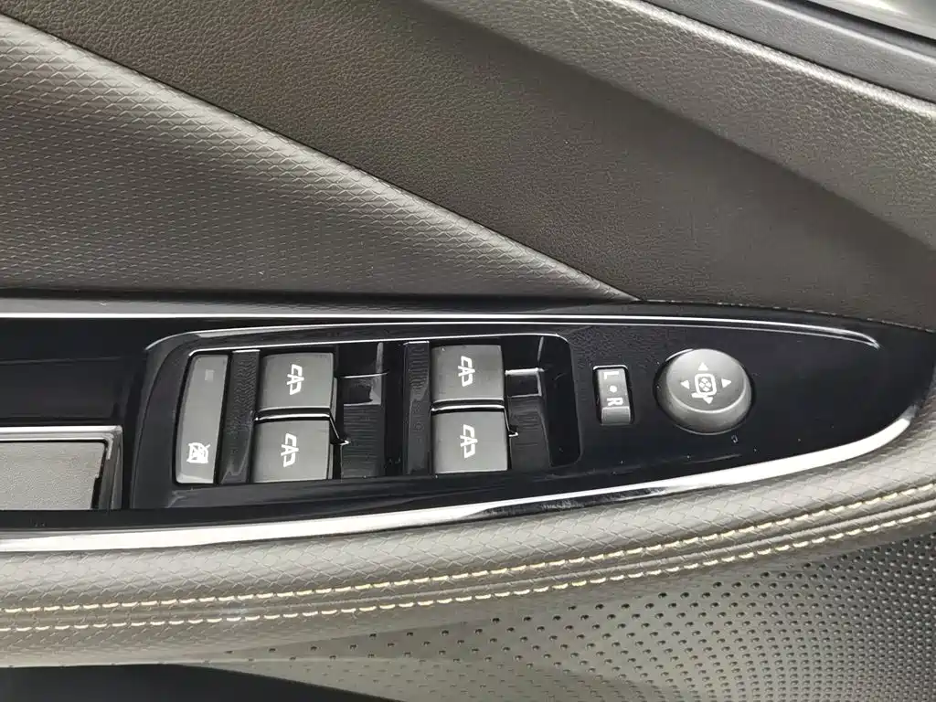 Buick Verano — миниатюра 9