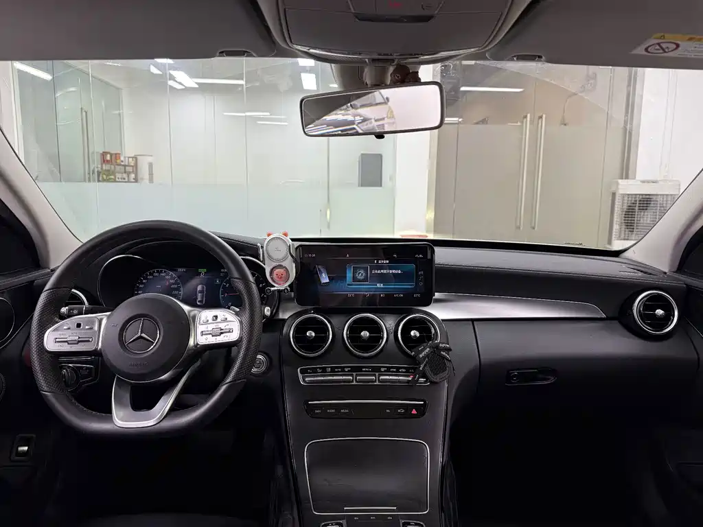 Mercedes-Benz C-Class — миниатюра 15