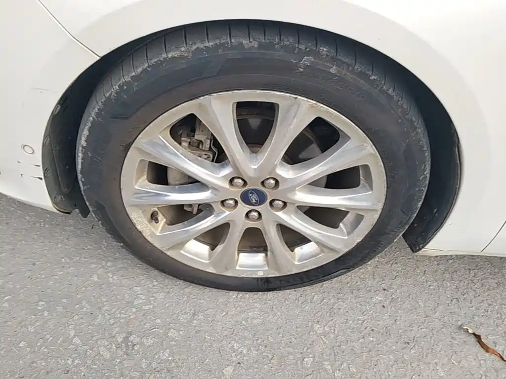 Ford Taurus — миниатюра 23