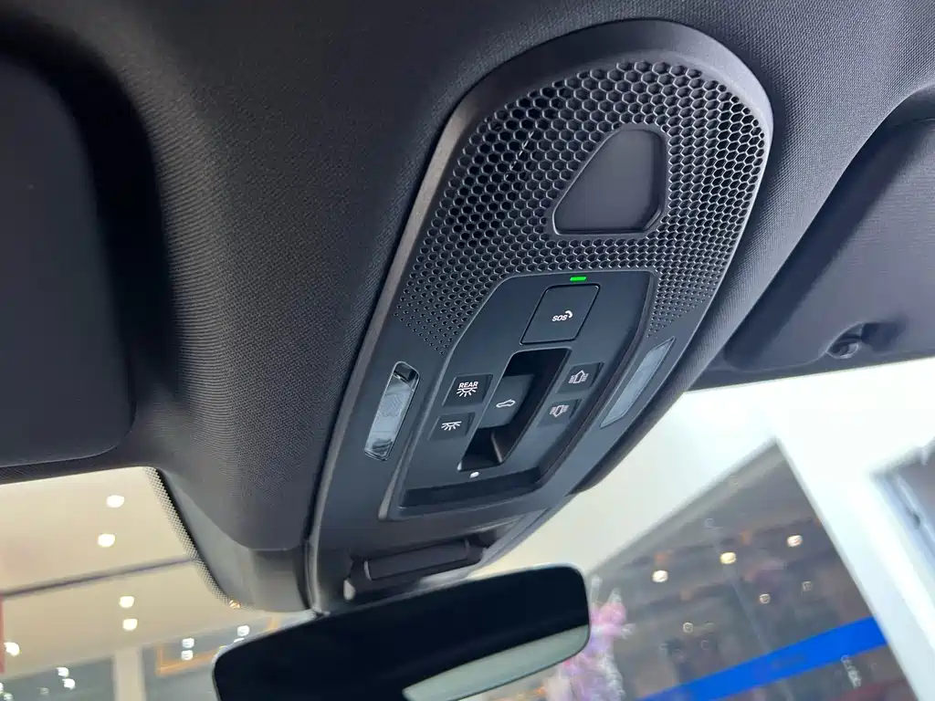 Porsche Cayenne Hybrid — миниатюра 19