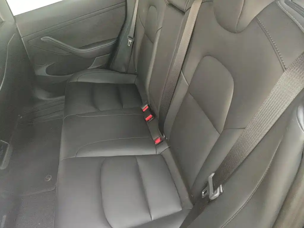Tesla Model 3 — миниатюра 17