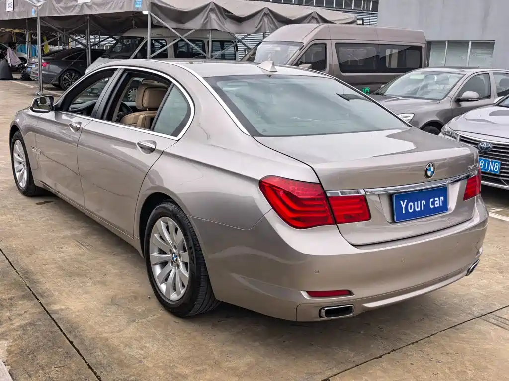 BMW 7 Series — миниатюра 4