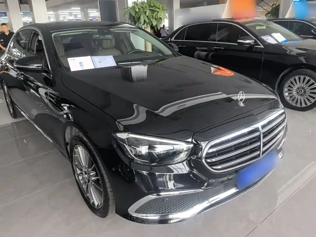 Mercedes-Benz E-Class — миниатюра 4