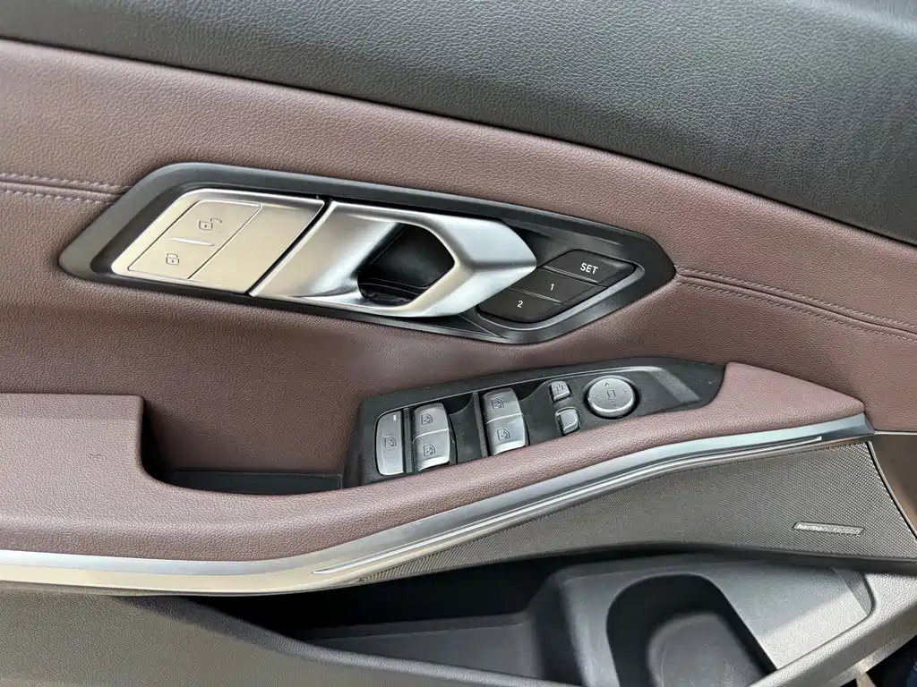 BMW 3 Series — миниатюра 18