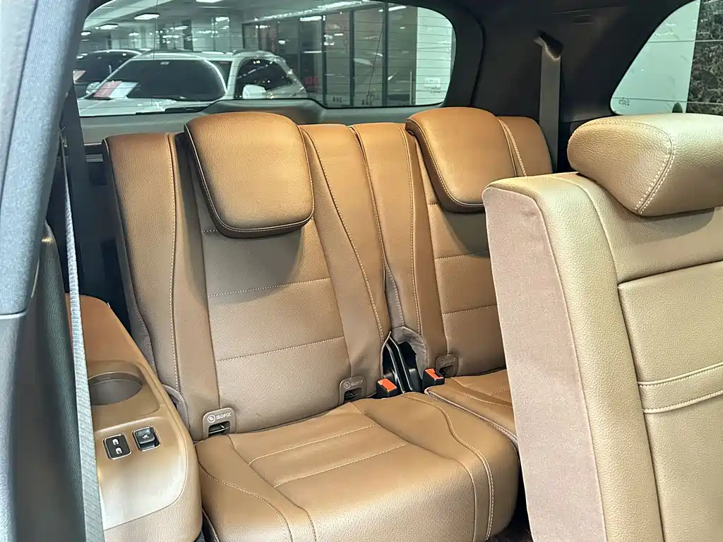 Mercedes-Benz GLS — миниатюра 14