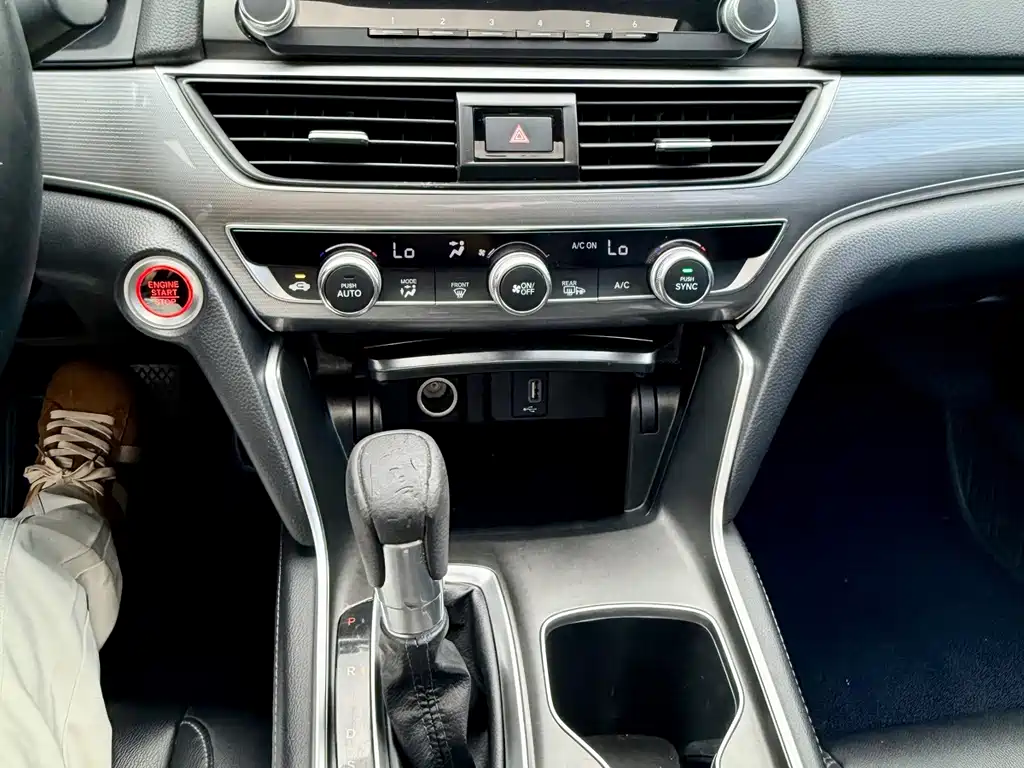 Honda Accord — миниатюра 12
