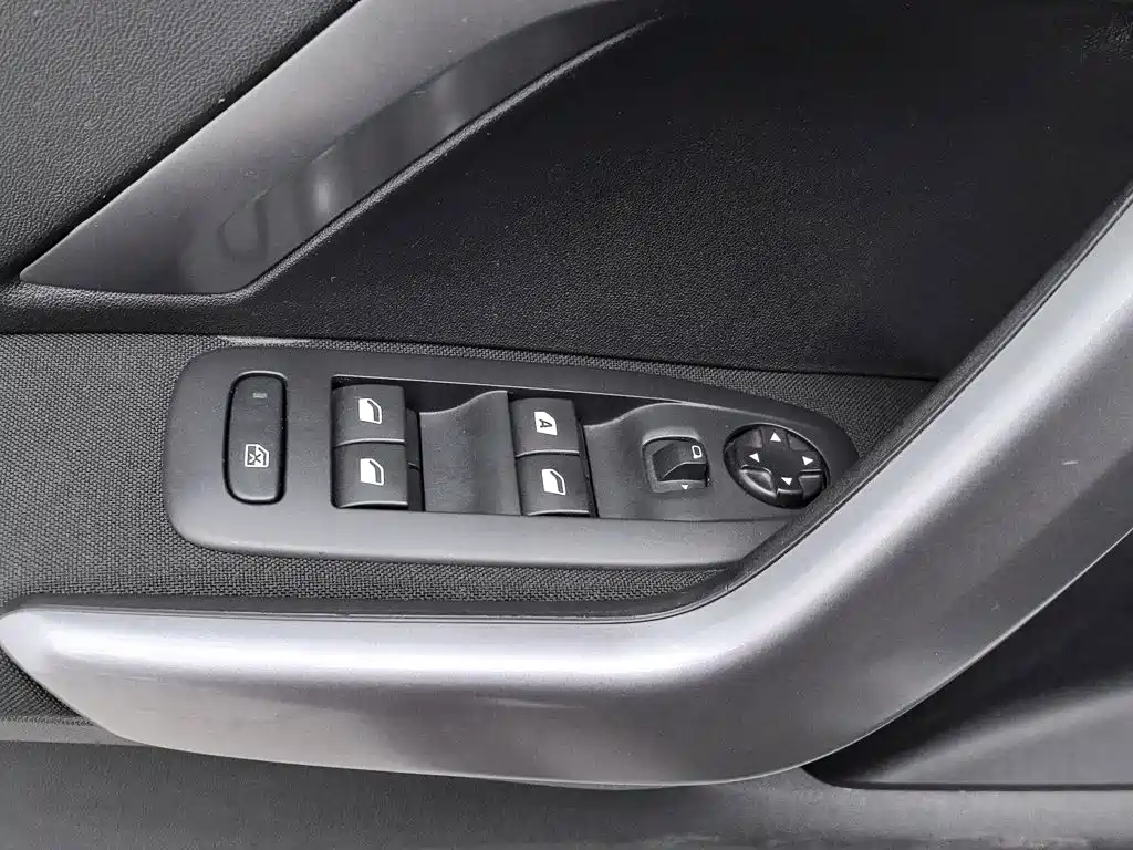 Peugeot 2008 — миниатюра 9