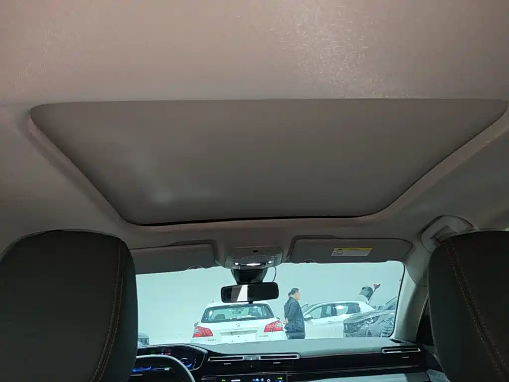 Peugeot 508L PHEV — миниатюра 18